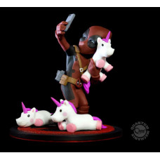 Marvel Фигурка Деадпул делает сэлфи